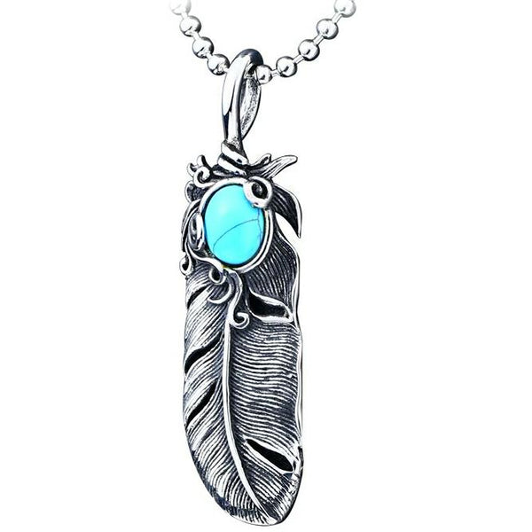 Beautiful  Feather Pendant/Necklace